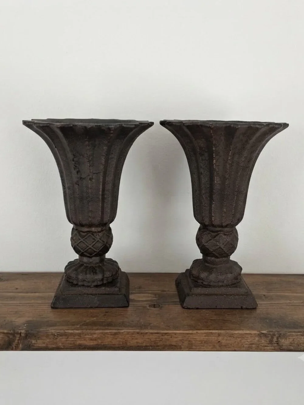 Set of 2 Cast Resin Vases 7.25